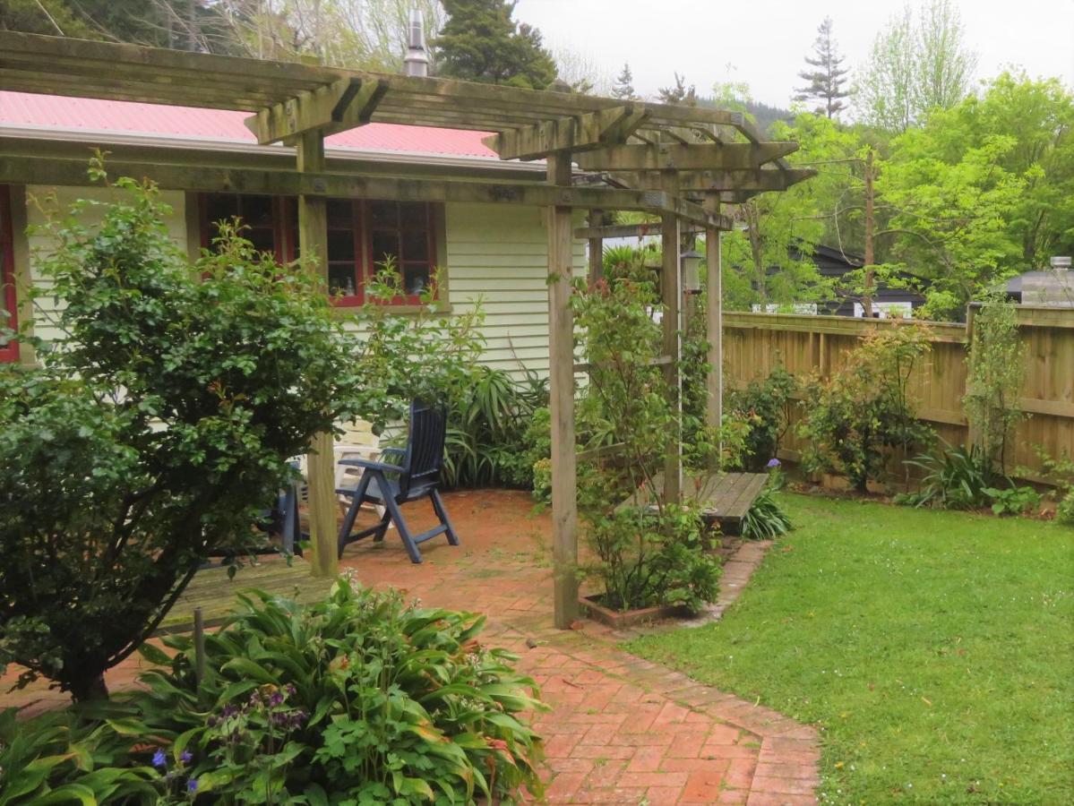 Twin Totara Cottage Upper Hutt Exterior foto